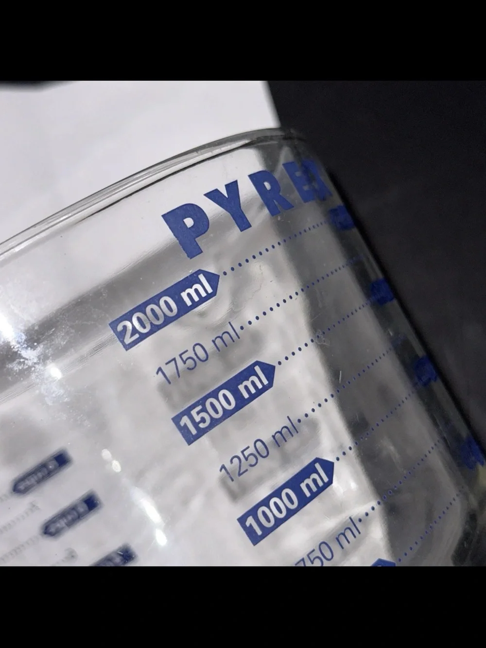 1980’s PYREX 8 Cup 2 Quart 64oz Glass Measuring Cup Blue Lettering Grocery USA